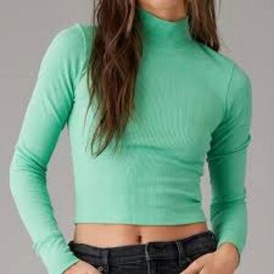 American Eagle Outfitters Women's Green Ribbed Mock Neck top